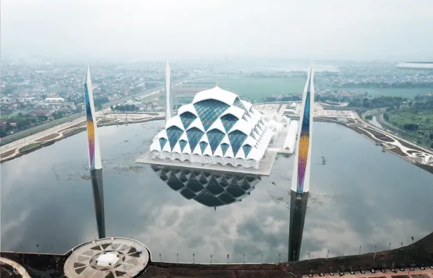 Masjid Al Mukabbar: Tempat Beristirahat yang Nyaman untuk Pemudik Cilacap